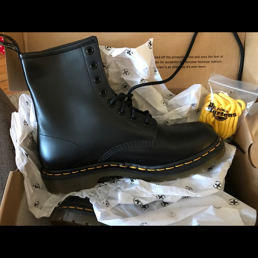 DR MARTENS BOOTS 1460 BLACK SIZE 9 WOMENS 7.5 MENS